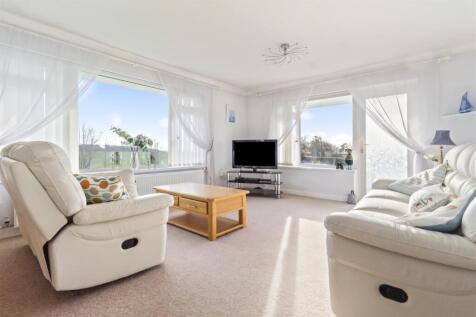 7 St Hellier Court-005.JPG