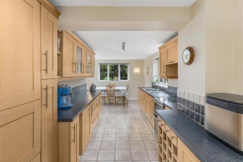 5 Elizabeth Rise, Banbury-9.jpg