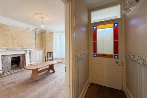 Entrance Hallway.JPG