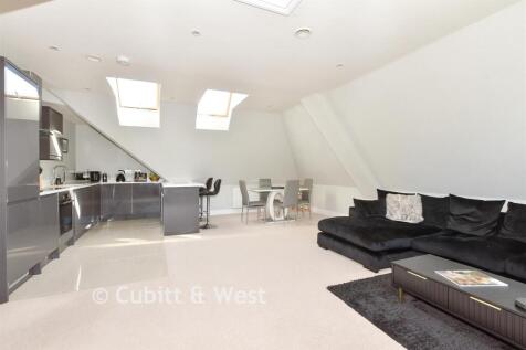 Lounge/Kitchen/Dining Area