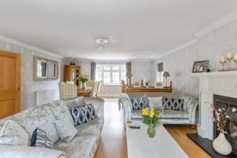 11 Pine Coombe-28.jpg