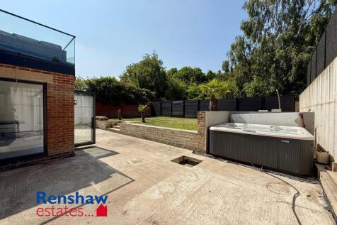 REAR GARDEN (2)