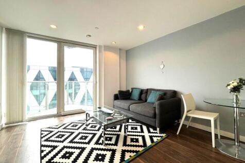 A fantastic one-bedroom apartment located on the sixteenth floor of Number One, MediaCityUK, offering modern city living with stunning views and a private balcony. Finished to a high specification thr