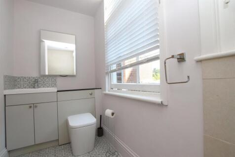 Shower Room.JPG