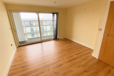 4 Whitewater Apartments Bedroom 1