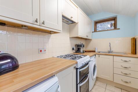 A13 - 15 Ford Valley, Dartmouth - 250722.jpg