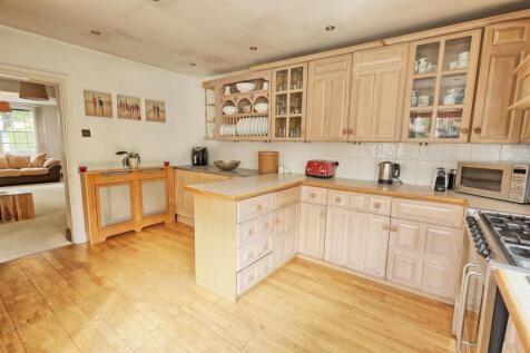 KITCHEN/BREAKFAST ROOM