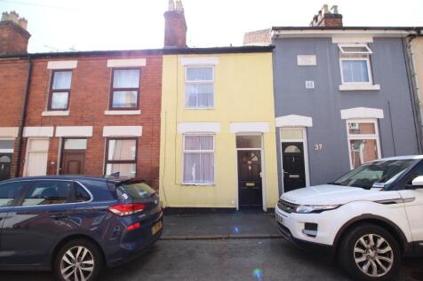2 Bedroom Terraced in ST16 3EX