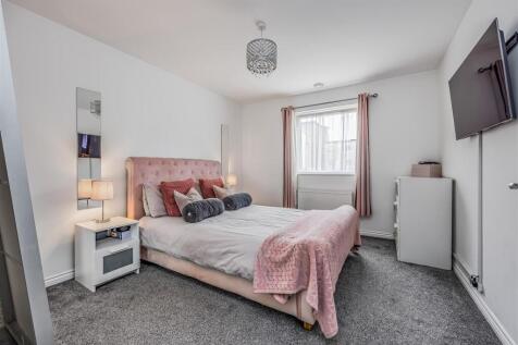4 Prunella Place, Tiller Road, Denmead-Small-Porti