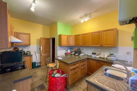 Kitchen / Breakfast Room