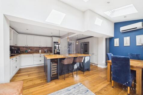 OPEN PLAN LIVING KITCHEN