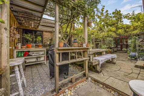 1 Conifer Drive, Hambrook-PorticoMarketing-Nexa-44