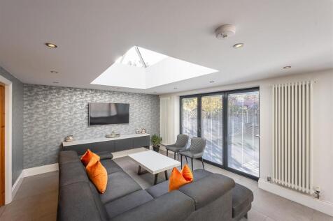 Open Plan Kitchen/Diner & Living Space