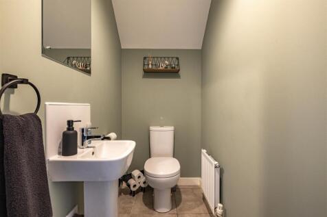 8 Knoll Park Avenue Galashiels 25.JPG