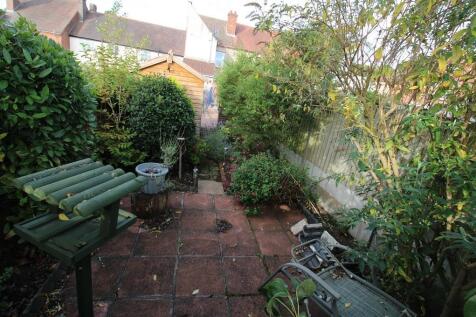 REAR GARDEN.jpg