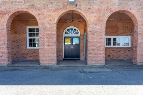 Office to rent in scarthingwell