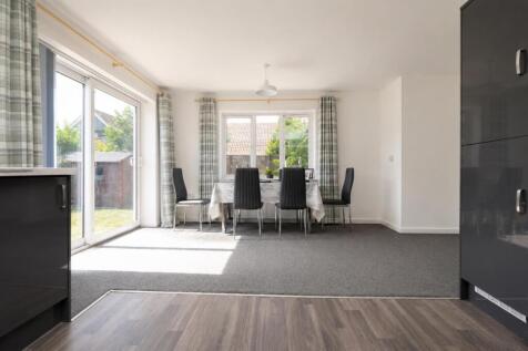 Dining Area.jpg