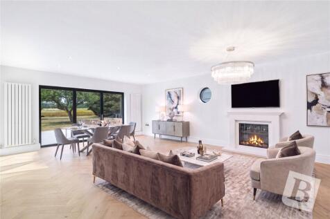 Dining / Living Area