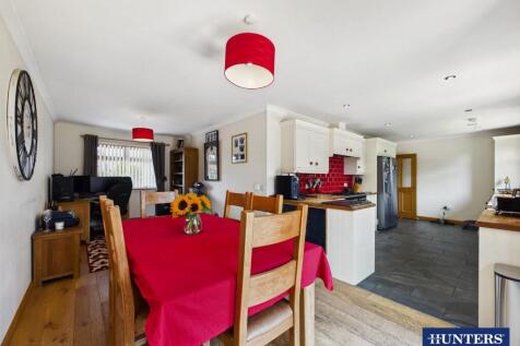 Kitchen, Dining & Family Room