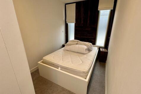 9 Drydock Bedroom