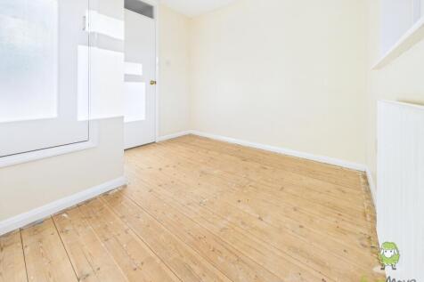 CAM01543G0-PR0168-STILL011