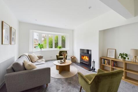 Lounge Area (Virtually Furnished)