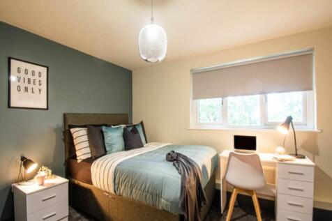 LETS LIVE LEEDS PRESENTS: 46 WESTOVER ROAD
ENSUITE ROOM 4 AVAILABLE 12/08/2026!