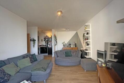 Brittany Street 51 - Lounge Front.jpg