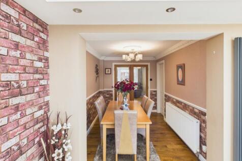 CAM04233G0-PR0025-STILL012