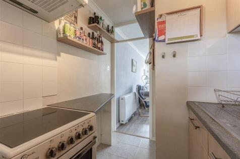 New Court, KT15 2EE - 6.jpg