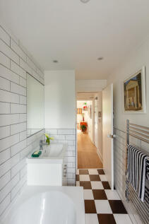 300875 - 25_7_22_TMH N16 6AX10224-Edit.jpg