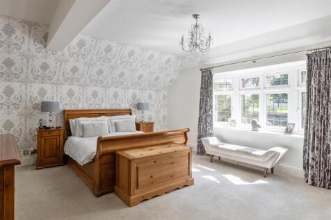 11 Pine Coombe-1.jpg