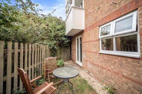 21 Honeysuckle Close