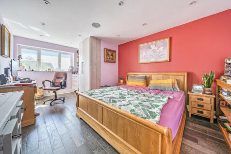 1349384-19-68b9ae...