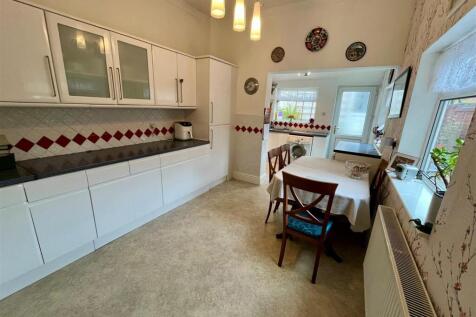 Dining Area.jpg