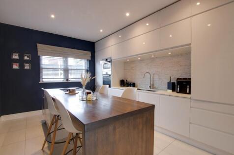 KITCHEN BREAKFAST ROOM