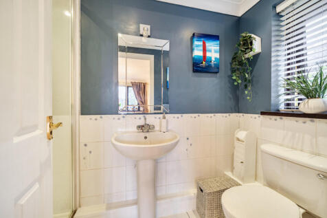 1369558-10-68ee56...