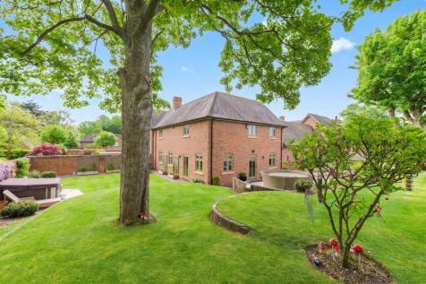 Hallcroft Avenue, Overseal