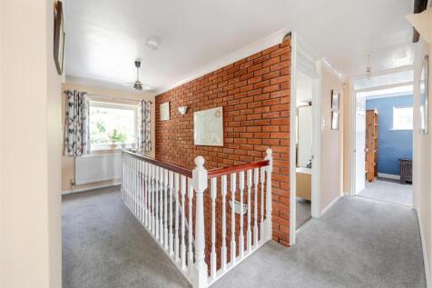 25 Bradden Road, Greens Norton (35).jpg