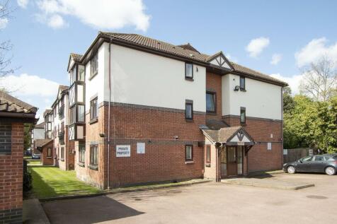 39 Fairfield Close, Mitcham, CR4 3RE external 2.jp