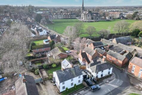 View of House Walking Distance to Repton School