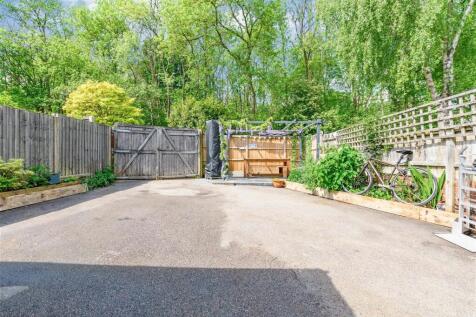 Driveway/Parking