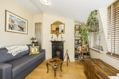 Maidenstone Hill ...