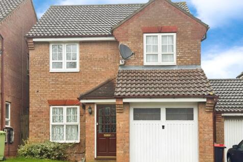 Three Double Bedroom Detached House To Rent