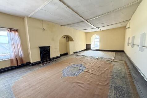 Bedroom  ( top fl...