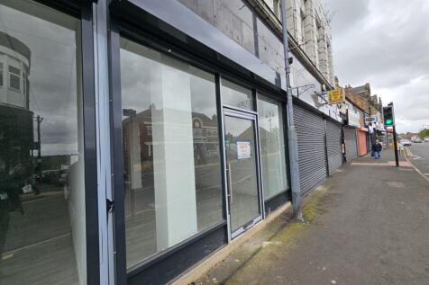 Shop to rent in wombwell