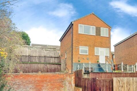 EXTERIOR / LAND TO SIDE