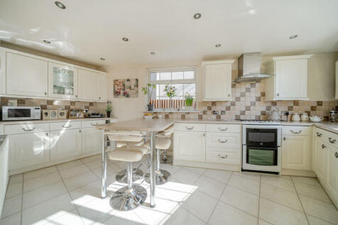 Kitchen diner angle 1