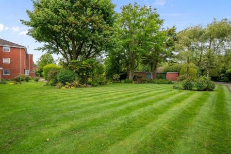 Communal Gardens and Visitor Parking