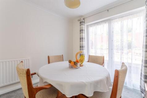 5 - dining room.jpg